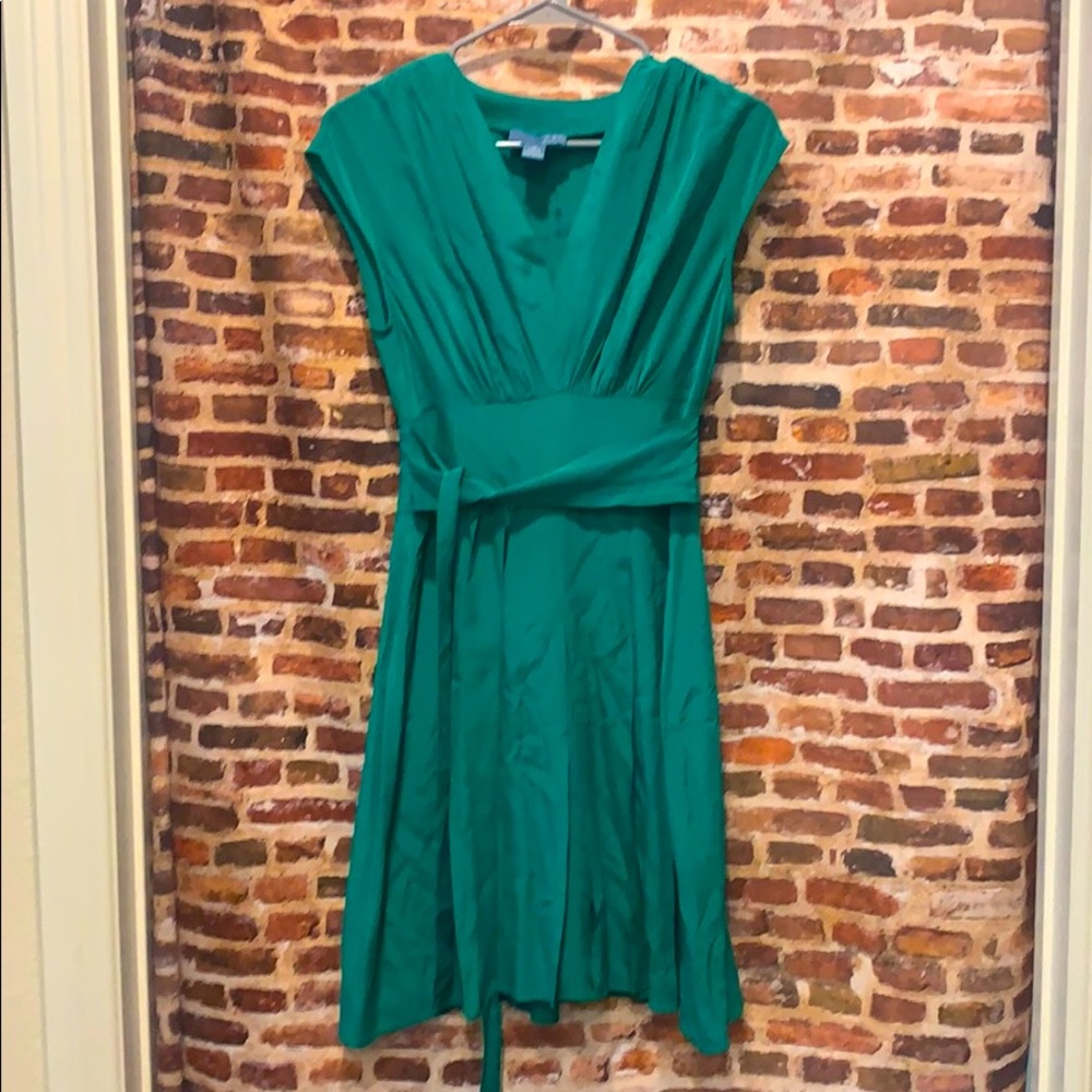 Silk knee length b cut tie dress with pleats NWOT
